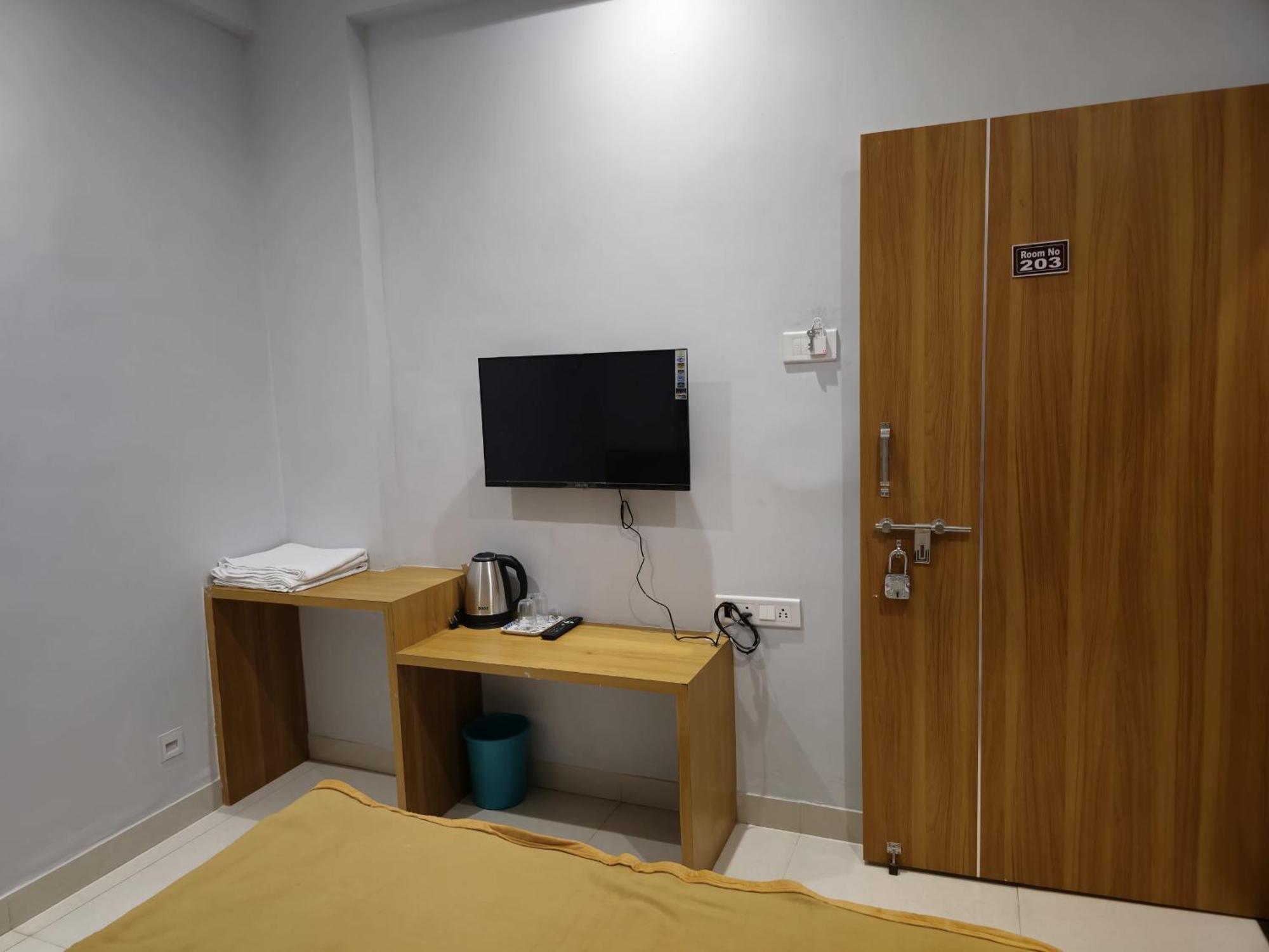Vivanta Inn Lodge, Solapur Bagian luar foto
