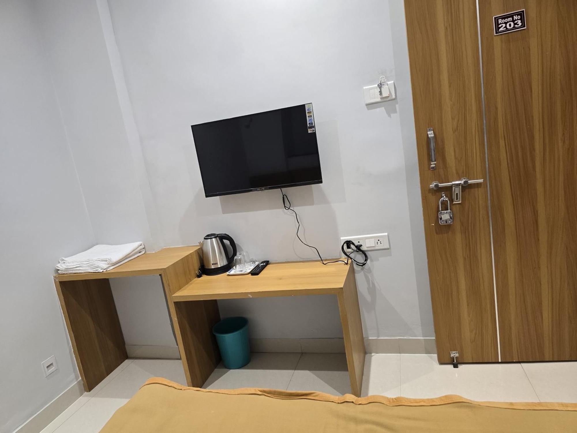 Vivanta Inn Lodge, Solapur Bagian luar foto